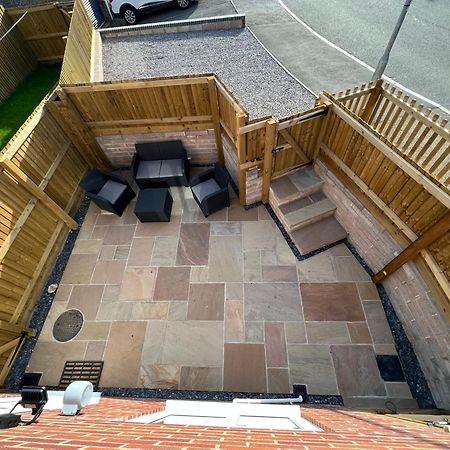 Modern, Two Double Bedroom House With Free Parking Chepstow Bagian luar foto
