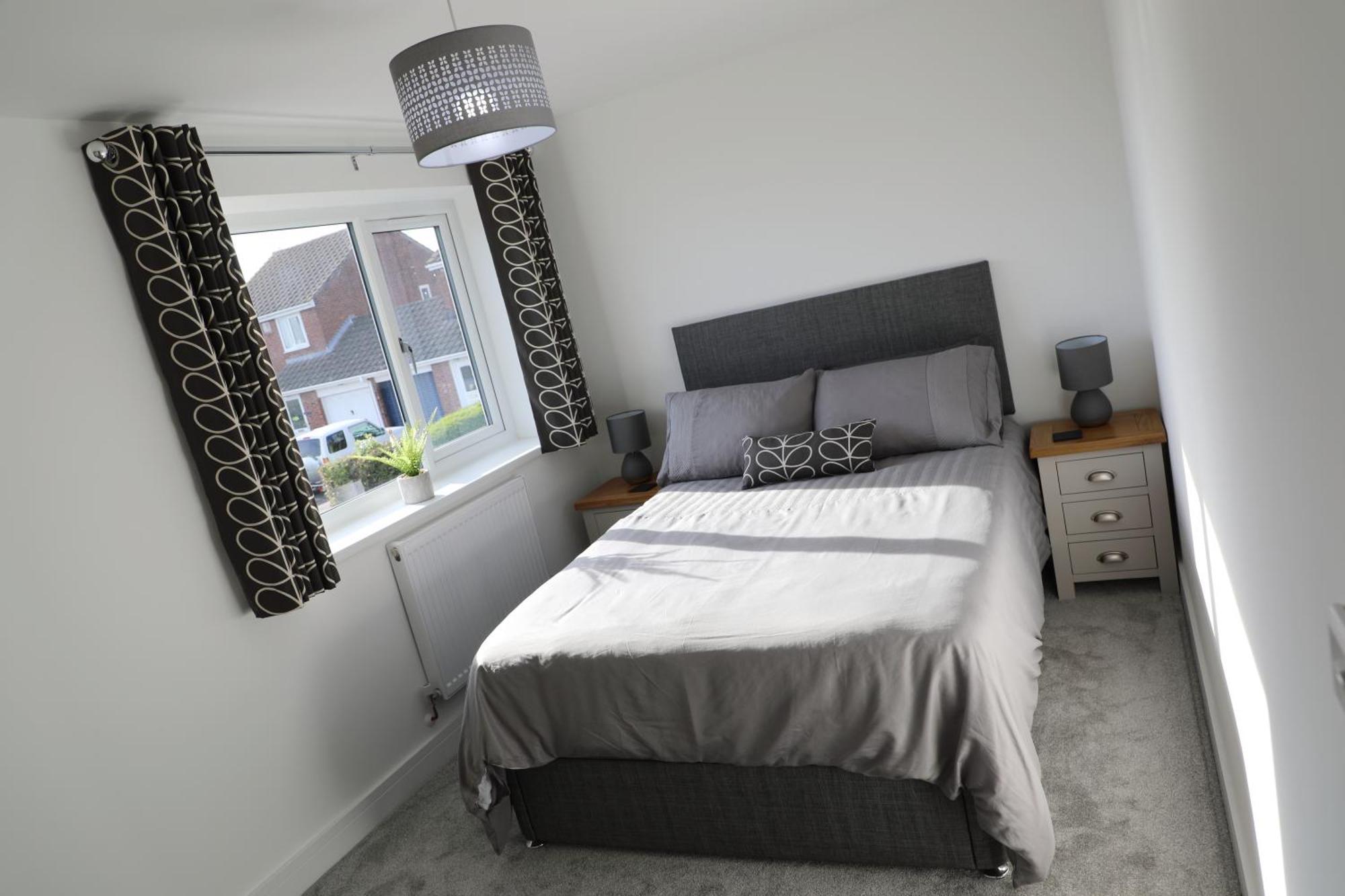 Modern, Two Double Bedroom House With Free Parking Chepstow Bagian luar foto