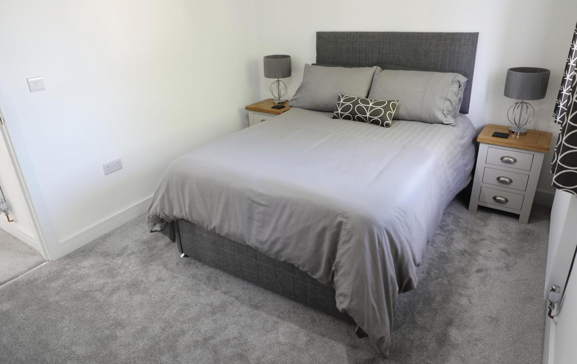 Modern, Two Double Bedroom House With Free Parking Chepstow Bagian luar foto