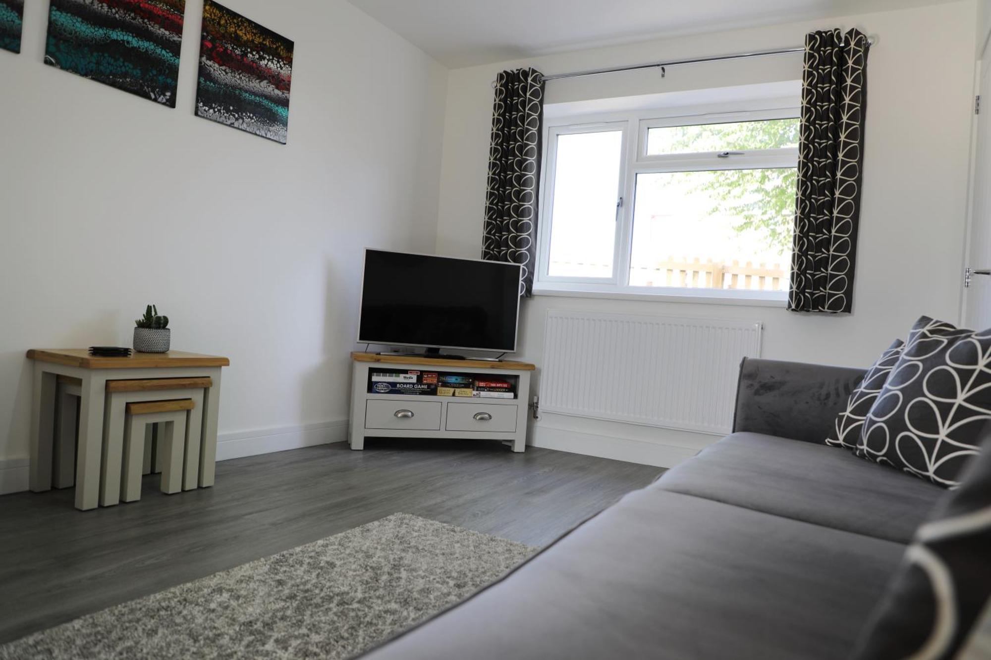 Modern, Two Double Bedroom House With Free Parking Chepstow Bagian luar foto