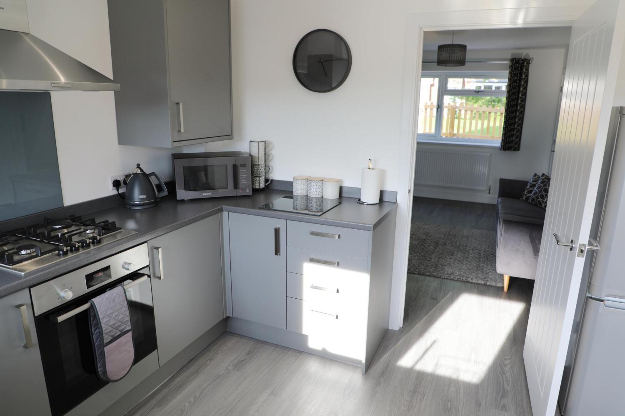 Modern, Two Double Bedroom House With Free Parking Chepstow Bagian luar foto
