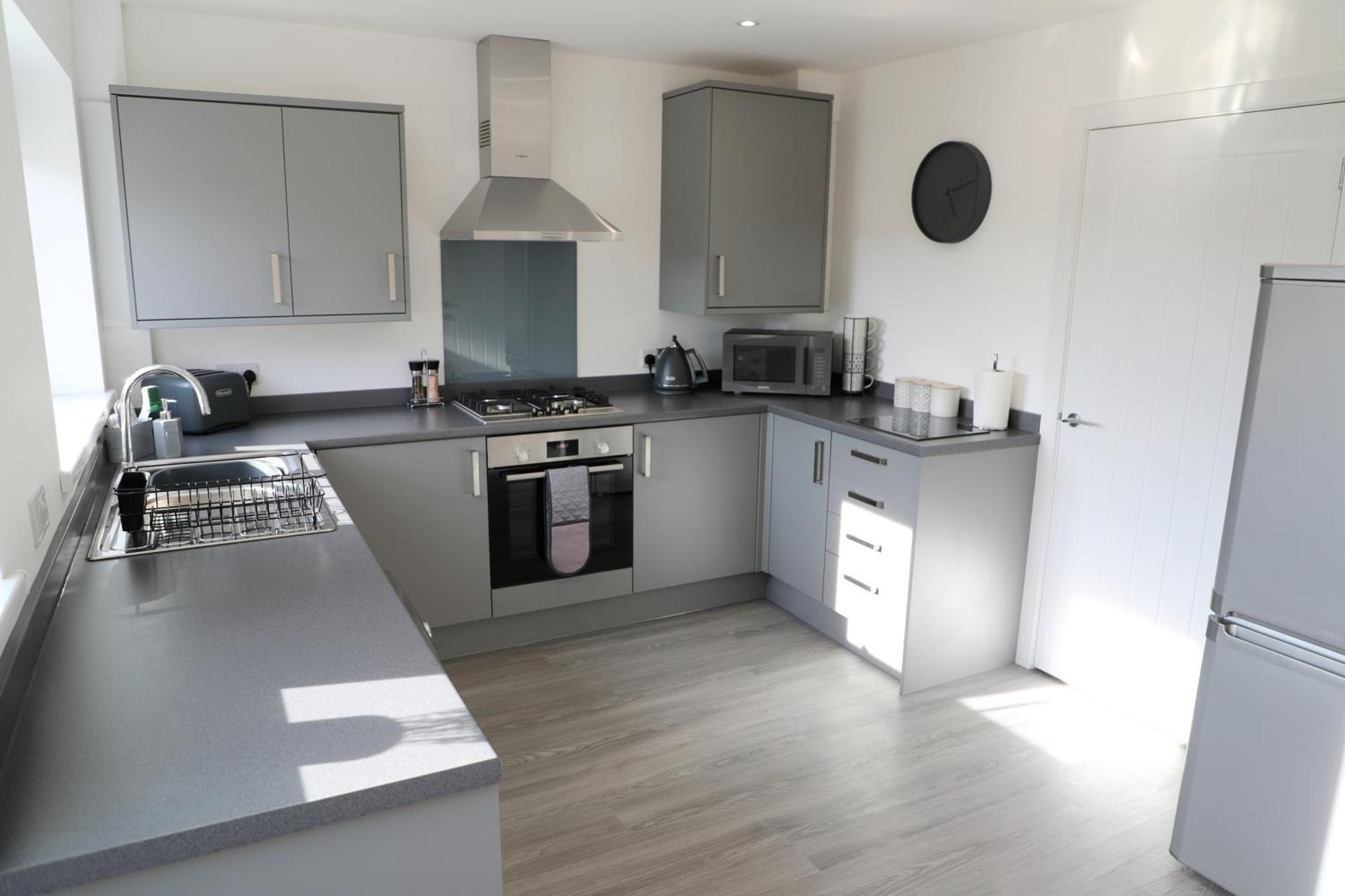 Modern, Two Double Bedroom House With Free Parking Chepstow Bagian luar foto