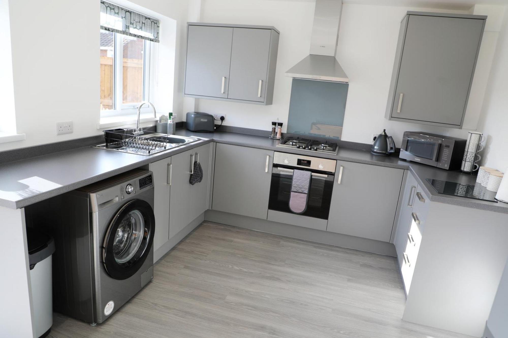 Modern, Two Double Bedroom House With Free Parking Chepstow Bagian luar foto