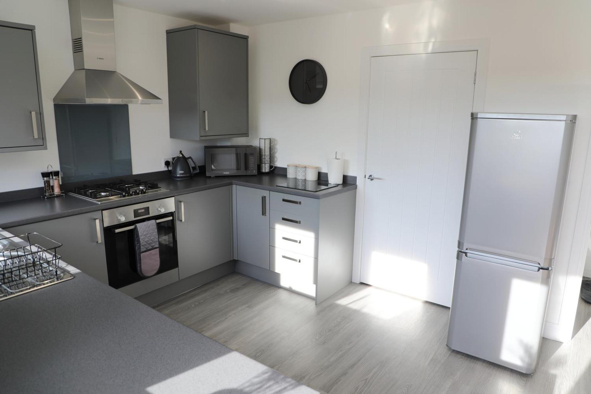 Modern, Two Double Bedroom House With Free Parking Chepstow Bagian luar foto
