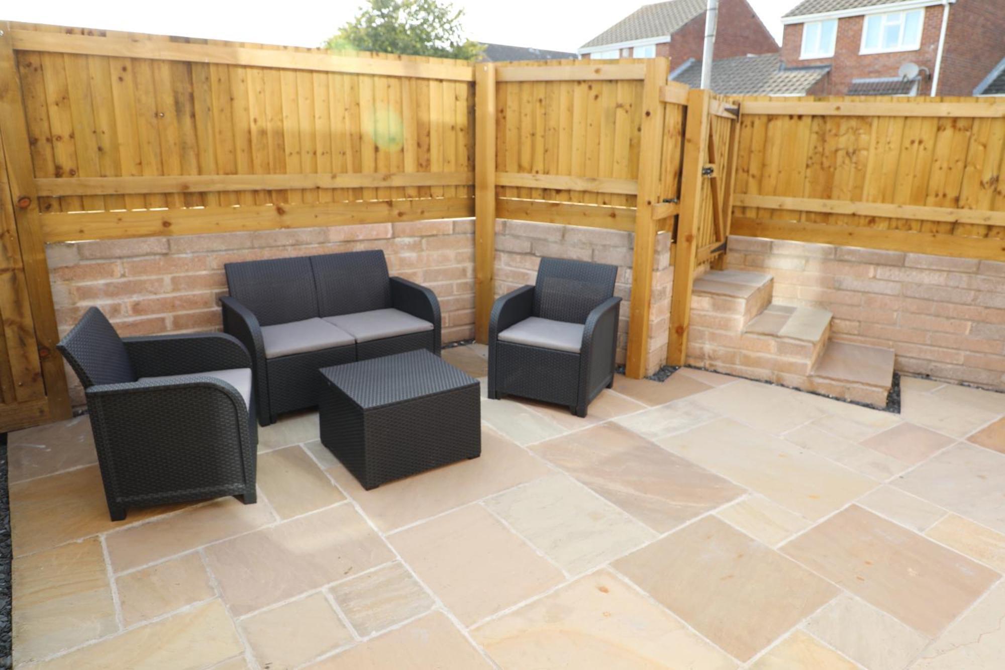 Modern, Two Double Bedroom House With Free Parking Chepstow Bagian luar foto