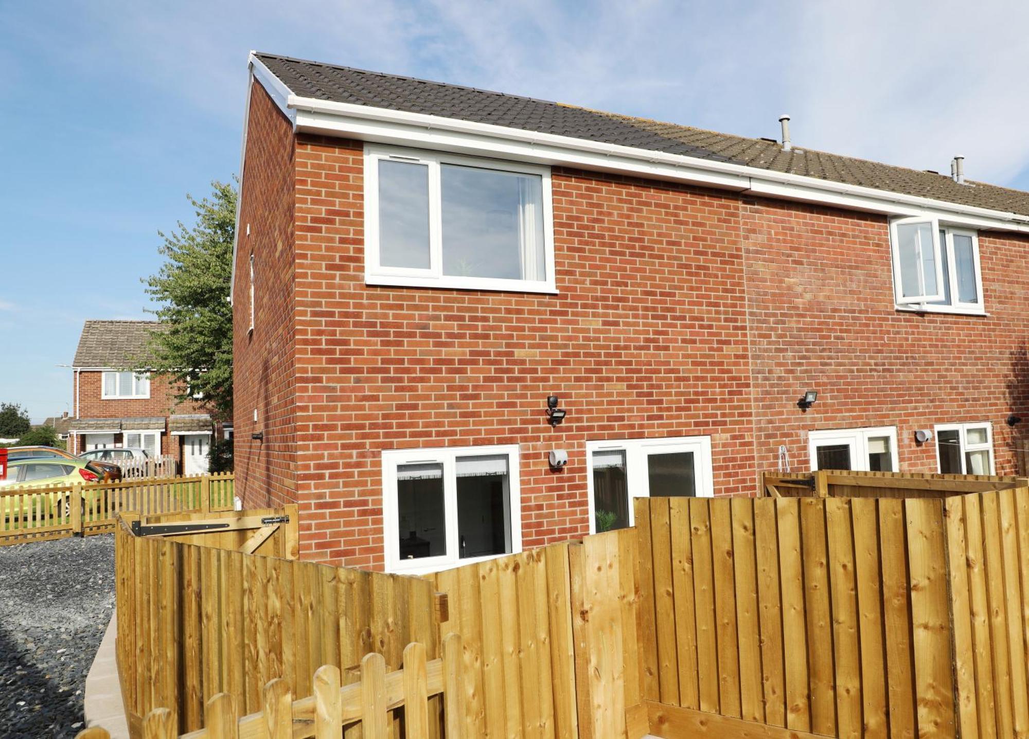 Modern, Two Double Bedroom House With Free Parking Chepstow Bagian luar foto
